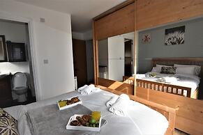 Hughenden Garden Luxury Apartment