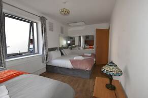 Hughenden Garden Luxury Apartment