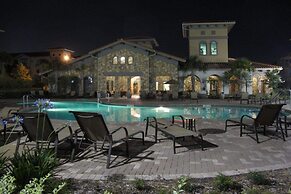 Beautiful Bella Piazza Condo