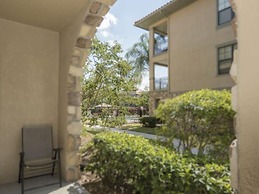 Beautiful Bella Piazza Condo