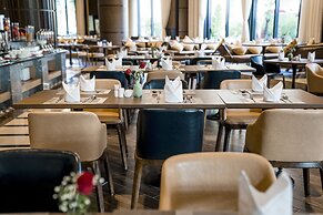 Ramada Hotel & Suites by Wyndham Halong Bay View