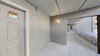 Spacious 2 Bedroom Condo Just Steps To Mammoth Mountain (Unit 108 at 1