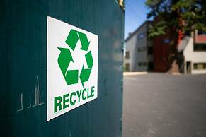 Spacious 2 Bedroom Condo Just Steps To Mammoth Mountain (Unit 108 at 1