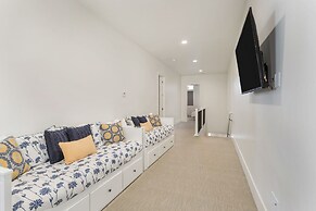 #17 At Bloomington Country Club 4 Bedroom Townhouse by RedAwning