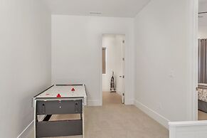 #17 At Bloomington Country Club 4 Bedroom Townhouse by RedAwning