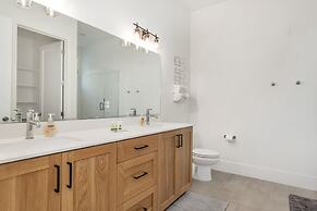 #17 At Bloomington Country Club 4 Bedroom Townhouse by RedAwning