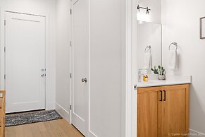 #18 At Bloomington Country Club 4 Bedroom Townhouse by Redawning