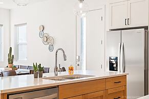 #18 At Bloomington Country Club 4 Bedroom Townhouse by Redawning