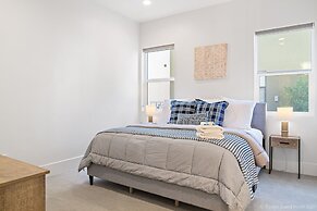 #18 At Bloomington Country Club 4 Bedroom Townhouse by Redawning