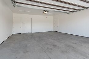 #18 At Bloomington Country Club 4 Bedroom Townhouse by Redawning