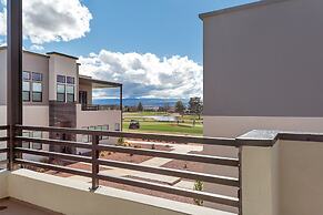 #18 At Bloomington Country Club 4 Bedroom Townhouse by Redawning