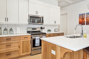 #18 At Bloomington Country Club 4 Bedroom Townhouse by Redawning