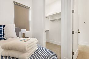 #18 At Bloomington Country Club 4 Bedroom Townhouse by Redawning