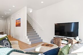 #18 At Bloomington Country Club 4 Bedroom Townhouse by Redawning