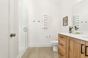 #18 At Bloomington Country Club 4 Bedroom Townhouse by Redawning