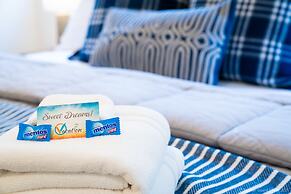 #18 At Bloomington Country Club 4 Bedroom Townhouse by Redawning