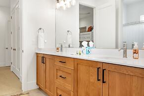 #15 At Bloomington Country Club 4 Bedroom Townhouse by RedAwning