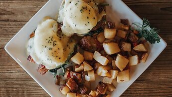 #15 At Bloomington Country Club 4 Bedroom Townhouse by RedAwning