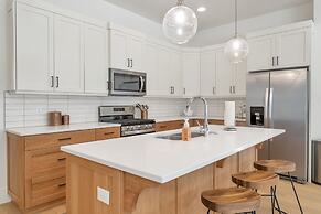 #15 At Bloomington Country Club 4 Bedroom Townhouse by RedAwning