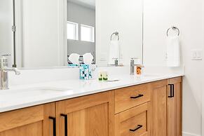 #15 At Bloomington Country Club 4 Bedroom Townhouse by RedAwning