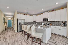 Vibrant and Lush Home, Spacious Pool Area With CDC Standards #6st440