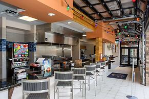 Vibrant and Lush Home, Spacious Pool Area With CDC Standards #6st440