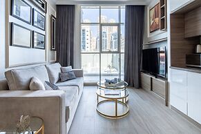 Modern Arabian Themed 1BR Apartment in Dubai Marina