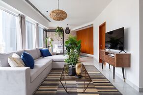 Serene Studio Apartment in Central Park Towers