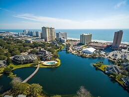 Beautiful and Lavish Ocean-view High Rise!