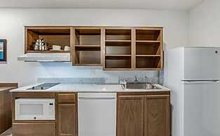 WoodSpring Suites Detroit Farmington Hills