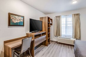 WoodSpring Suites Detroit Farmington Hills