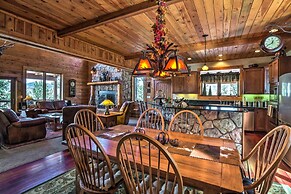 Luxury , Views, Hot Tub & Chef Kitchen 4 Bedroom Home by RedAwning