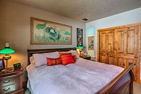 Luxury , Views, Hot Tub & Chef Kitchen 4 Bedroom Home by RedAwning