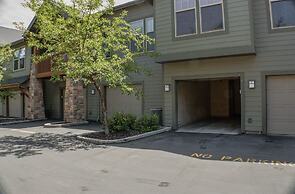 Foxpoint 2 Bedroom Condo by RedAwning