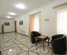 Aragats Hotel