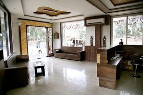 Hotel Khatana Palace