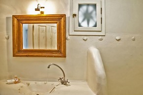 Onar Hotel and Suites