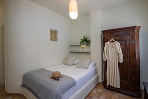 Onar Hotel and Suites