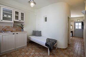 Onar Hotel and Suites