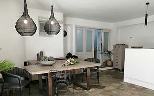 Onar Hotel and Suites