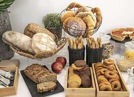 Onar Hotel and Suites