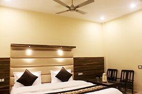 Hotel Ganga Heights By Avadhesh Group Of Hospitality