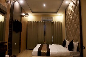 Hotel Ganga Heights By Avadhesh Group Of Hospitality