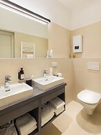 URBAN ISLAND - Riverside Apartments