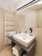 URBAN ISLAND - Riverside Apartments