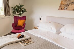 URBAN ISLAND - Riverside Apartments