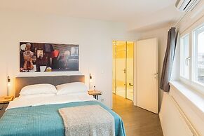 URBAN ISLAND - Riverside Apartments