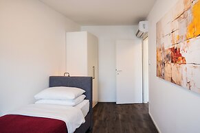 URBAN ISLAND - Riverside Apartments