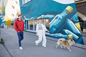 URBAN ISLAND - Riverside Apartments