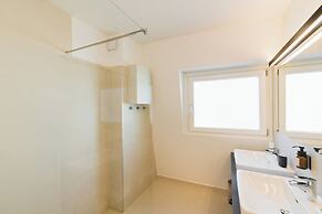 URBAN ISLAND - Riverside Apartments